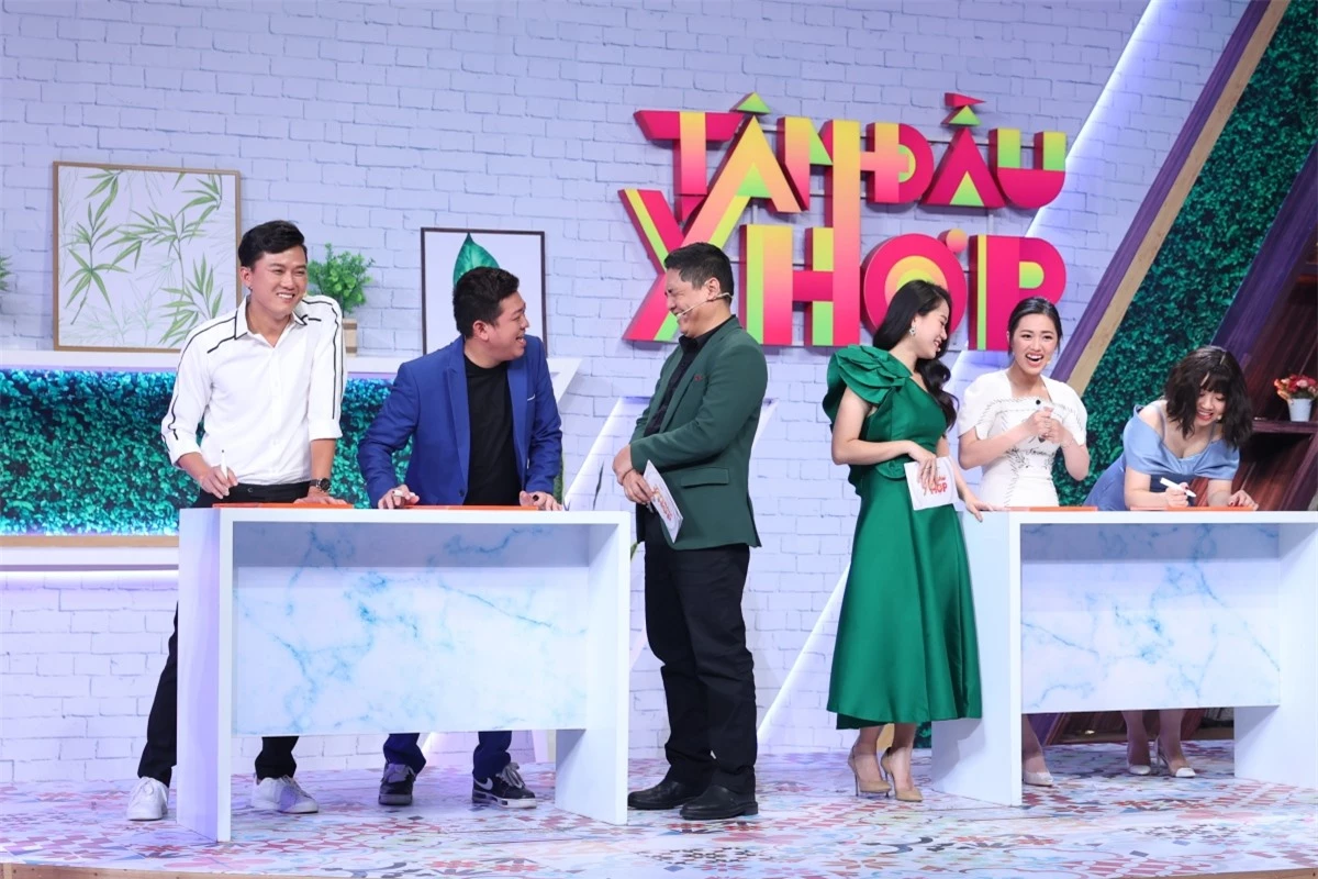 Hai cặp khách mời nghệ sĩ hài Quách Ngọc Tuyên - Thảo Hân và Tân Trề - Khánh Uyên