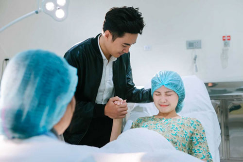 Lợi - hại của việc cho chồng vào phòng sinh cùng vợ, nhà nào cũng nên biết