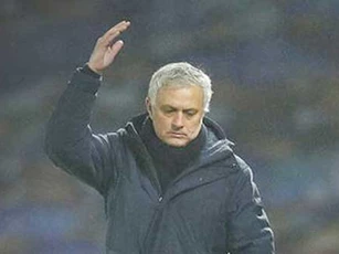 Mourinho vẫn khen học trò dù Tottenham thua trận thứ 2 liên tiếp trong 72 giờ