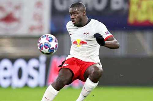 Bayern làm việc với đại diện của Upamecano