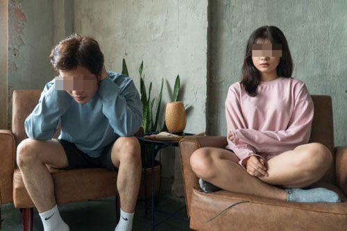 Cô gái muốn ly dị vì thường xuyên bị chồng nói xấu: 'Vợ tôi lười tắm, chân hôi'