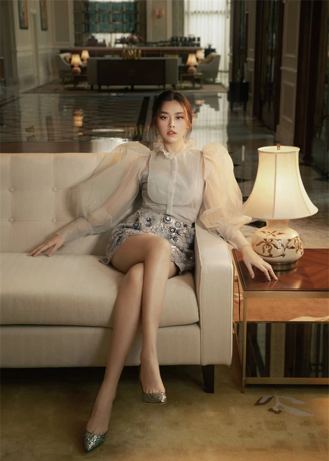 Hậu kết hôn, Á hậu Tường San cuốn hút như Song Hye Kyo - Ảnh 1.