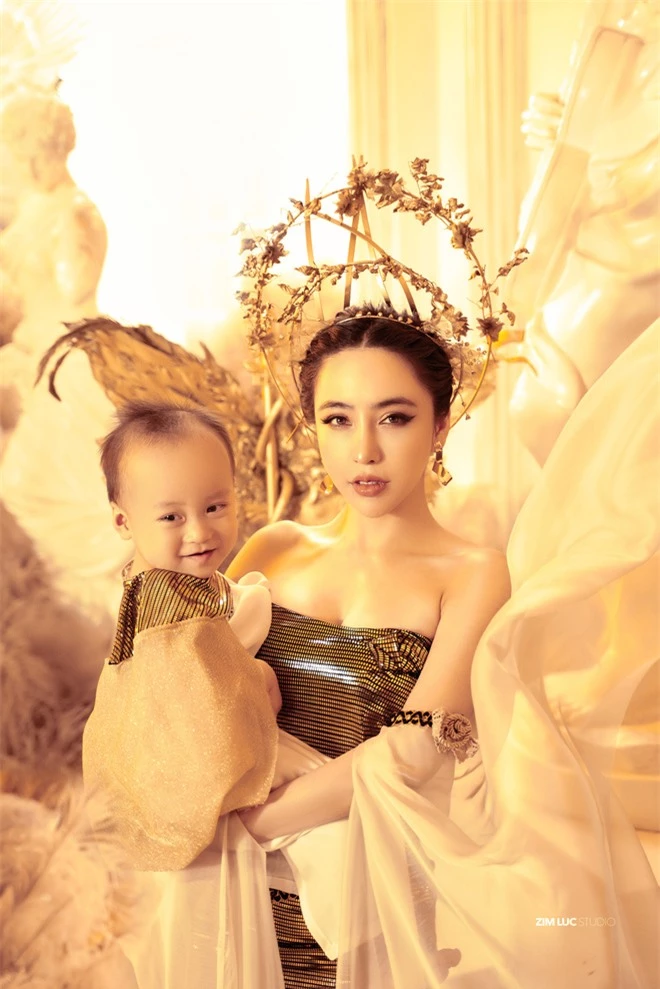 Mai Diệu Linh tung bộ ảnh concept nữ thần bên con trai 2 tuổi kháu khỉnh - Ảnh 2.