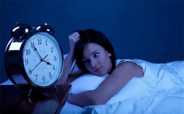 Thức khuya mất ngủ thường xuyên dễ gây đột quỵ