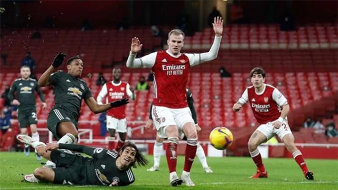 MU lại gây thất vọng khi chỉ có 1 điểm trên sân của Arsenal