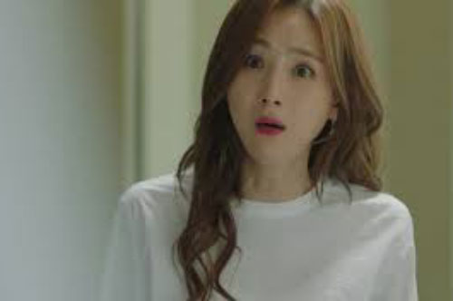 Mẹ vợ tới chơi đúng bữa cơm, nhưng vợ vẫn thản nhiên gắp miếng thịt mà chẳng thèm mời 1 câu khiến tôi bất ngờ