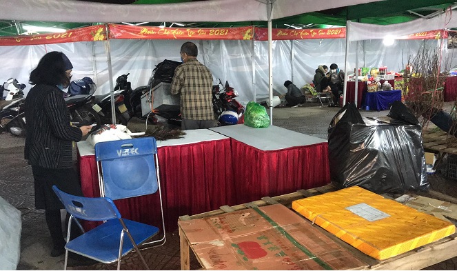 Hà Nội: Hội chợ Tết vắng bóng người mua, hàng loạt doanh nghiệp đóng cửa sớm