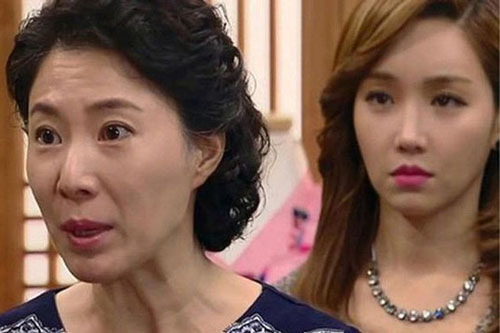 Vượt ngàn dặm theo chồng về quê ăn Tết, tôi giận tím người khi mẹ chồng đưa ra một đề nghị vô lý