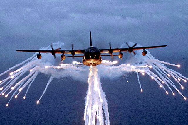 'Hung thần trên không' của Mỹ nguy hiểm như thế nào?