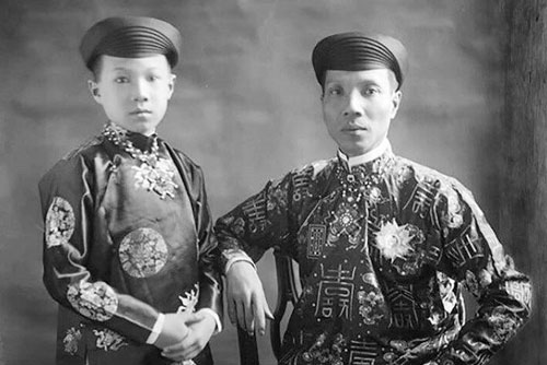 Vị vua không động đến phụ nữ là ai?