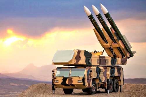 Những tên lửa nào của Iran có thể “vít cổ” B-52 Mỹ