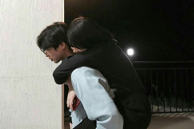 Có nên hủy kết bạn với người cũ hậu chia tay?