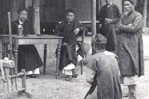 Vị vua đặt vạc dầu, nuôi hổ báo để trừng trị tội phạm là ai?