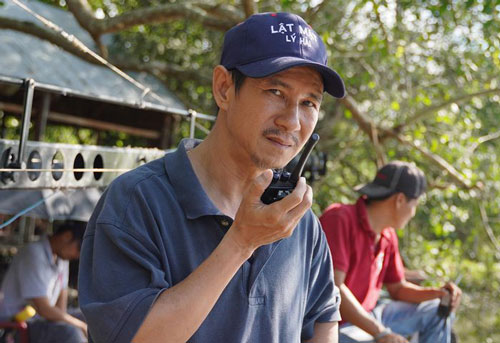 CLIP: Hậu trường cảnh quay Lý Hải, Võ Thành Tâm bị lật xuồng ở Chợ Nổi