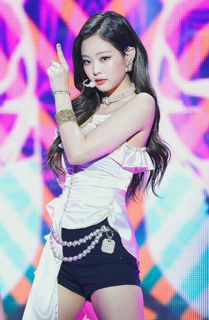 5. Jennie - 4.114 lượt bình chọn.