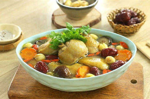 Cách làm gà hầm hạt sen đơn giản, bổ dưỡng