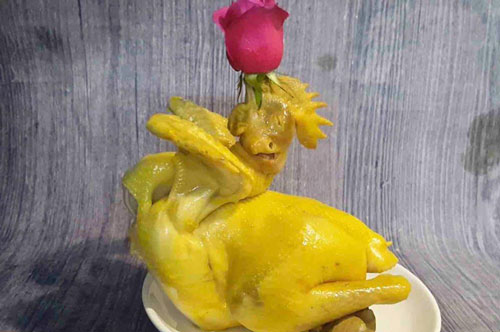 Luộc gà cúng ông Công ông Táo cứ nắm bí quyết sau, đảm bảo gà chín đều đẹp, không hề nứt da