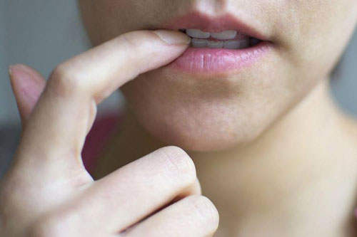 Còn giữ thói quen cắn móng tay coi chừng rước họa vào thân