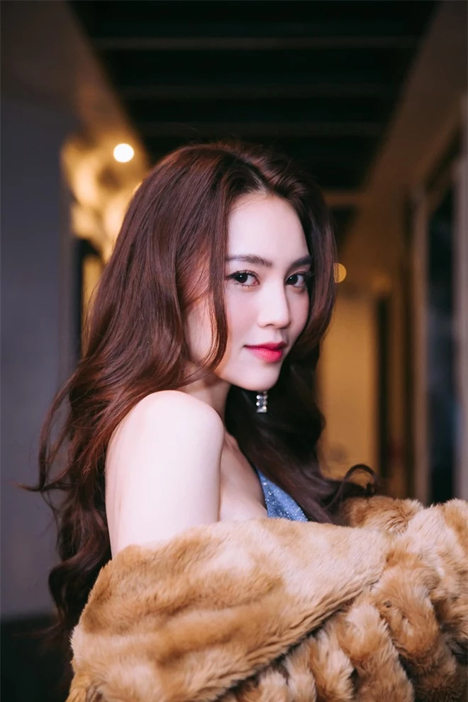 Cách ăn mặc sexy gây chú ý của Ninh Dương Lan Ngọc ở tuổi 31 - Ảnh 8. Cách ăn mặc sexy gây chú ý của Ninh Dương Lan Ngọc ở tuổi 31 - Ảnh 8.