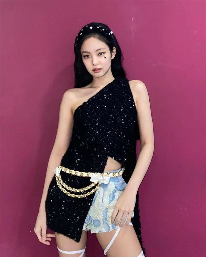 Top 10 mỹ nhân Hàn có sức ảnh hưởng nhất trên MXH Trung Quốc: Song Hye Kyo bất ngờ về cuối, Son Ye Jin vắng mặt dù công khai hẹn hò Hyun Bin - Ảnh 6. Top 10 mỹ nhân Hàn có sức ảnh hưởng nhất trên MXH Trung Quốc: Song Hye Kyo bất ngờ về cuối, Son Ye Jin vắng mặt dù công khai hẹn hò Hyun Bin - Ảnh 6.