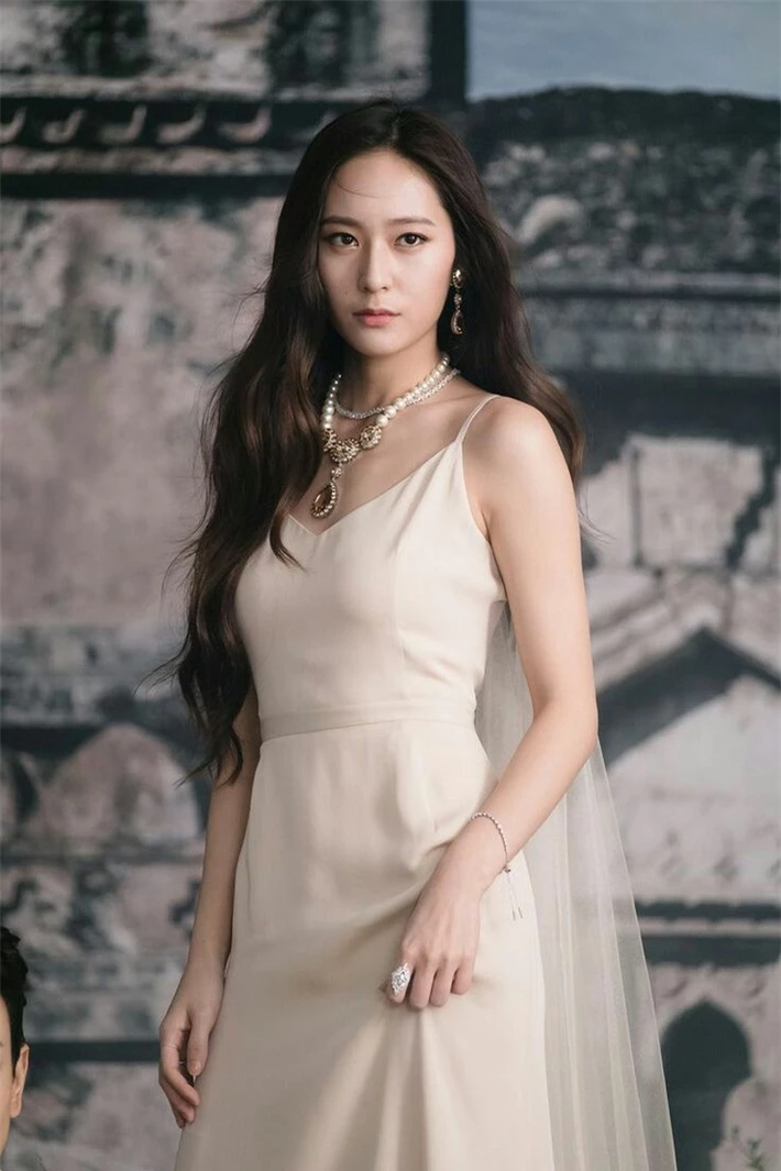 Top 10 mỹ nhân Hàn có sức ảnh hưởng nhất trên MXH Trung Quốc: Song Hye Kyo bất ngờ về cuối, Son Ye Jin vắng mặt dù công khai hẹn hò Hyun Bin - Ảnh 8. Top 10 mỹ nhân Hàn có sức ảnh hưởng nhất trên MXH Trung Quốc: Song Hye Kyo bất ngờ về cuối, Son Ye Jin vắng mặt dù công khai hẹn hò Hyun Bin - Ảnh 8.