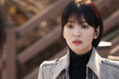 Mẹ chồng mua nho về mà 2 ngày vẫn chưa được quả nào, tôi xuống rót nước mới nghe được câu hỏi đầy ai oán từ ông xã về chùm nho