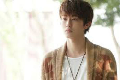 Bạn gái về ra mắt được mẹ tôi dắt đi chợ cùng, ai ngờ khi về bà nằng nặc bắt tôi chia tay, nghe lý do mà hoang mang