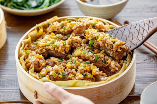 Xôi sườn ngô ngon lạ miệng chiêu đãi cả nhà ngày cuối tuần