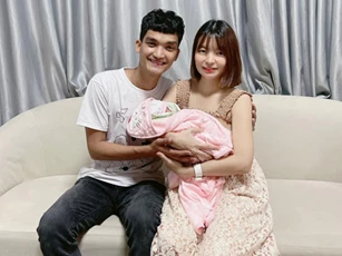 CLIP: Mạc Văn Khoa kể chuyện khóc nhiều lần khi vợ sinh non