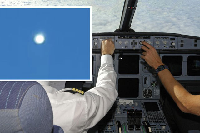 Phi công ghi lại cảnh chạm trán UFO ở độ cao 10.000m giữa ban ngày
