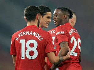 Chơi hơn 2 người, M.U ‘vùi dập’ Southampton với tỷ số khó tin