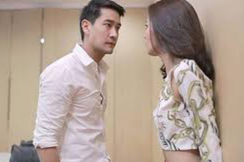 Người đàn ông nổi điên khi gặp lại vợ cũ dắt theo đứa bé dù trước đó chia tay nhau vì vô sinh