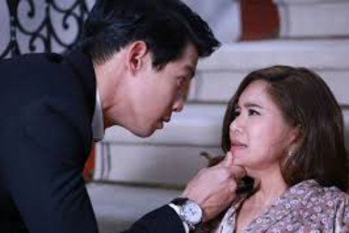 Mẹ chồng gọi điện hí hửng báo đã nhận được quà Tết mà tôi chết điếng vì không ngờ chồng lại giấu tôi chuyện lớn thế