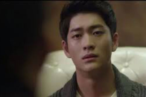 Anh trai đưa bạn gái về xin cưới, nghe xong mẹ tôi sốc quá lên cơn đau tim