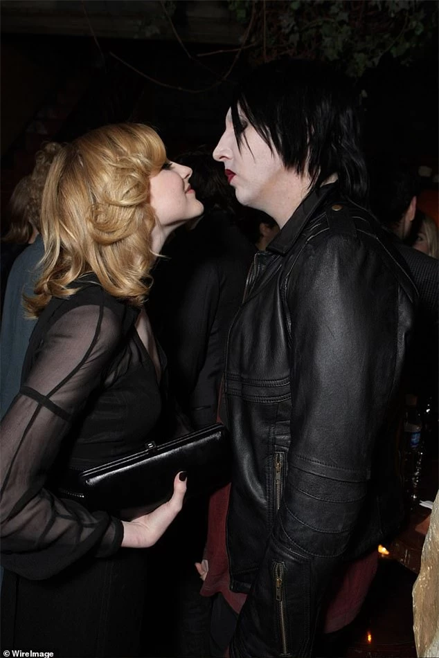 Trước khi tố bị lạm dụng và bạo hành, tình cũ của rocker Marilyn Manson nói gì? - Ảnh 1.