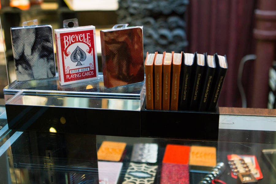 Cửa hàng ma thuật lâu đời ẩn mình giữa lòng New York