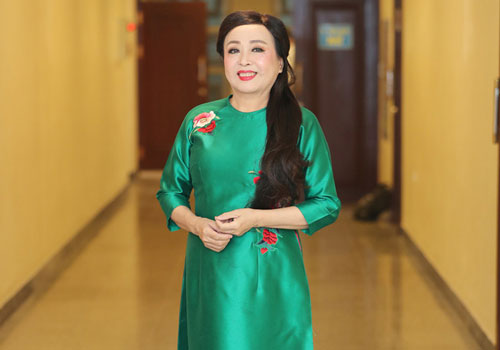 NSND Thu Hiền nói về cuộc sống hiện tại ở tuổi 69 và ông xã kín tiếng