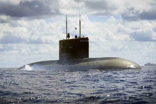 CLIP: Khám phá bên trong tàu ngầm ‘hố đen’ của Nga