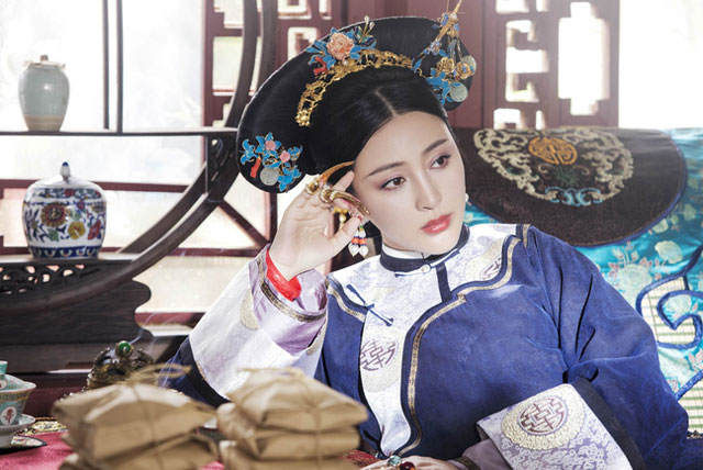 Chuyện về sủng phi sống qua 4 đời Hoàng đế nhà Thanh: Từ cung nữ thấp bé trở thành phi tần, sau bị giáng vị vì đùa giỡn với thái giám