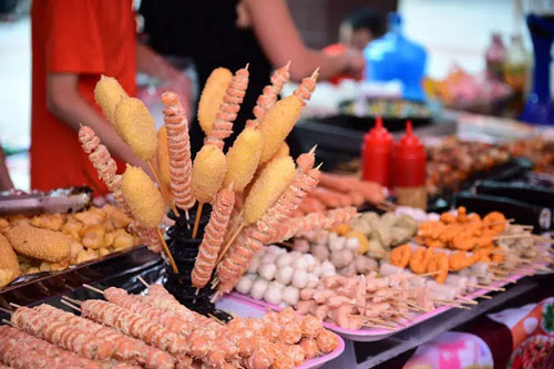 Đi siêu thị sắm Tết hãy tránh 5 loại thực phẩm tưởng ngon sạch nhưng "siêu bẩn"