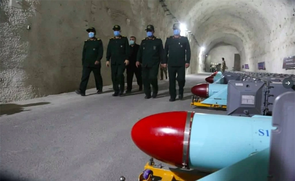 Iran tiết lộ căn cứ tên lửa ngầm tuyệt mật ở Vùng Vịnh