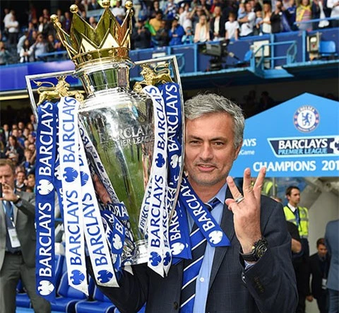 HLV Mourinho từng giành 3 chức vô địch Ngoại hạng Anh cùng Chelsea