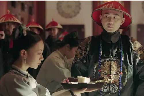 Được Hoàng đế ban thưởng cho món này, các quan viên vừa nhìn đã muốn vứt đi vì... ám ảnh!