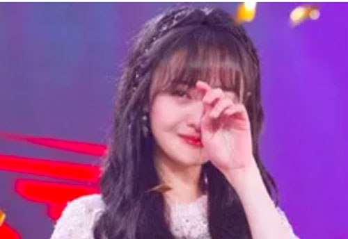 Trịnh Sảng khóc lóc nói xin lỗi khi trò chuyện video cùng các con?