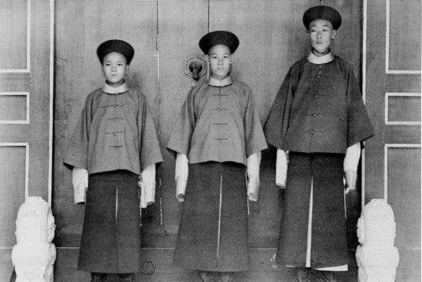 Thái giám thời nhà Thanh đều được phát tiền lương khá cao, nhưng nếu chẳng may bị đuổi liền lâm vào cảnh ăn xin chết đói