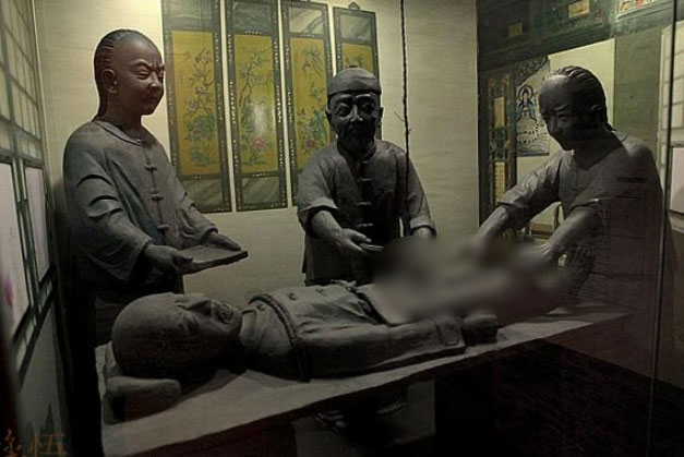 Những người trực tiếp "tịnh thân" cho trẻ em thành thái giám nổi tiếng nhất triều Thanh