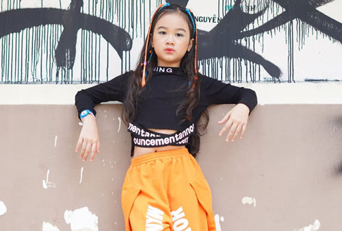 Học trò cưng siêu mẫu Võ Hoàng Yến trổ tài làm stylist cực chất