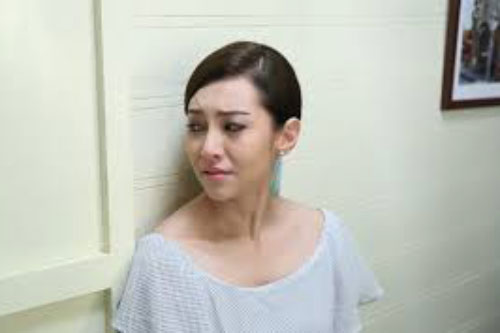 Đang ngủ thì nhận được điện thoại, chồng tôi vội vã mặc áo chạy đi, chỉ kịp nói một câu khiến tôi uất nghẹn