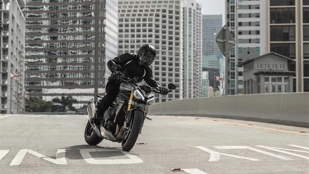 Triumph Speed Triple 1200 RS ra mat anh 11