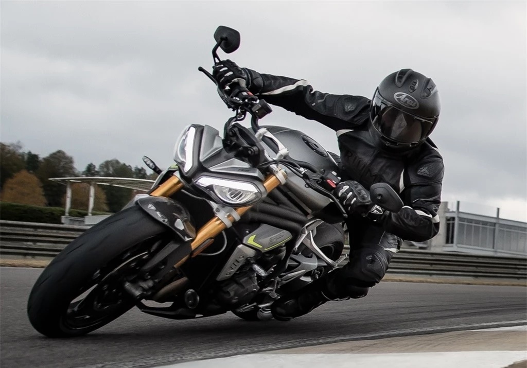 Triumph Speed Triple 1200 RS ra mat anh 6